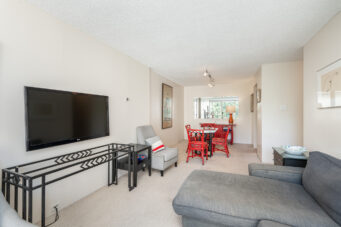 #905 - 2004 Fullerton Avenue